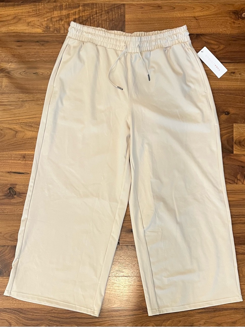 NWT Yogalicious Lux Lanston Culotte Pants in cream.